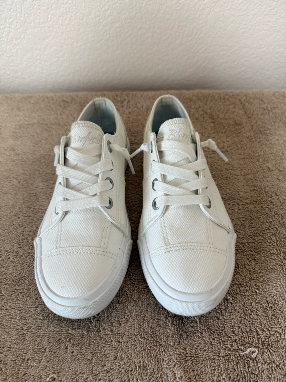 Blowfish ladies' Playful White Low-Top Sneakers